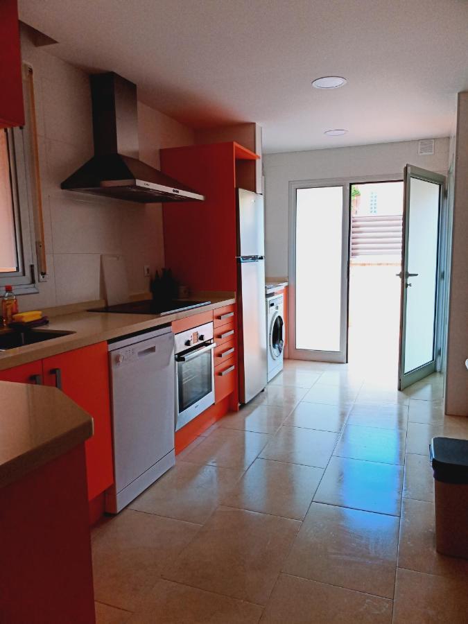 Chalet Amplio Con Jardin Y Zona Barbacoa. Reus Esterno foto