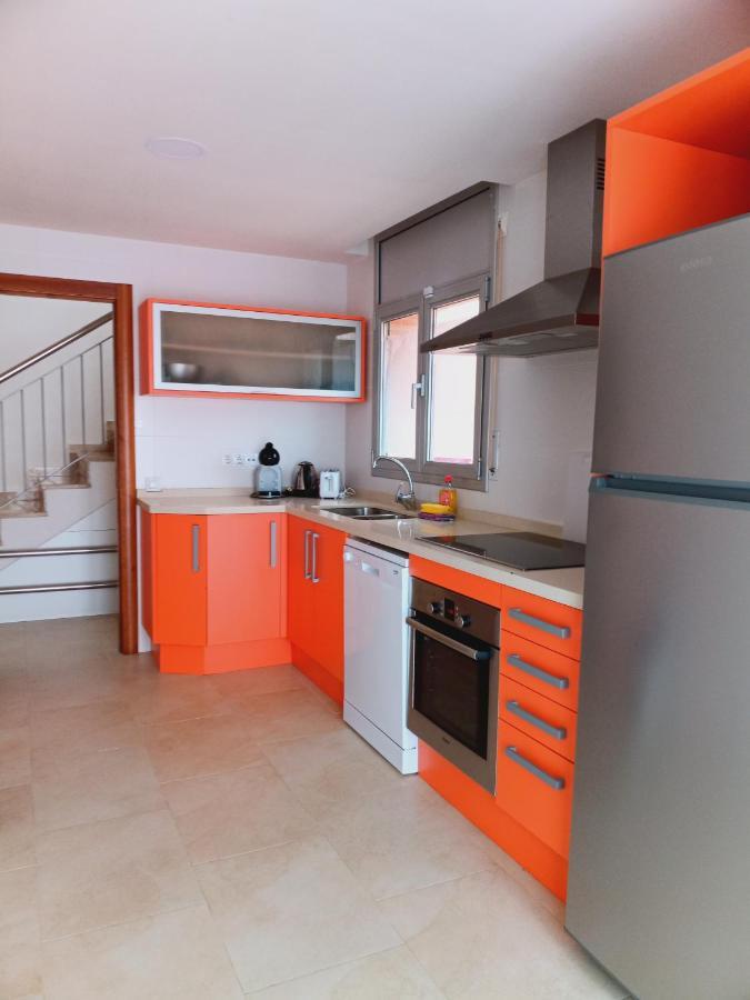 Chalet Amplio Con Jardin Y Zona Barbacoa. Reus Esterno foto