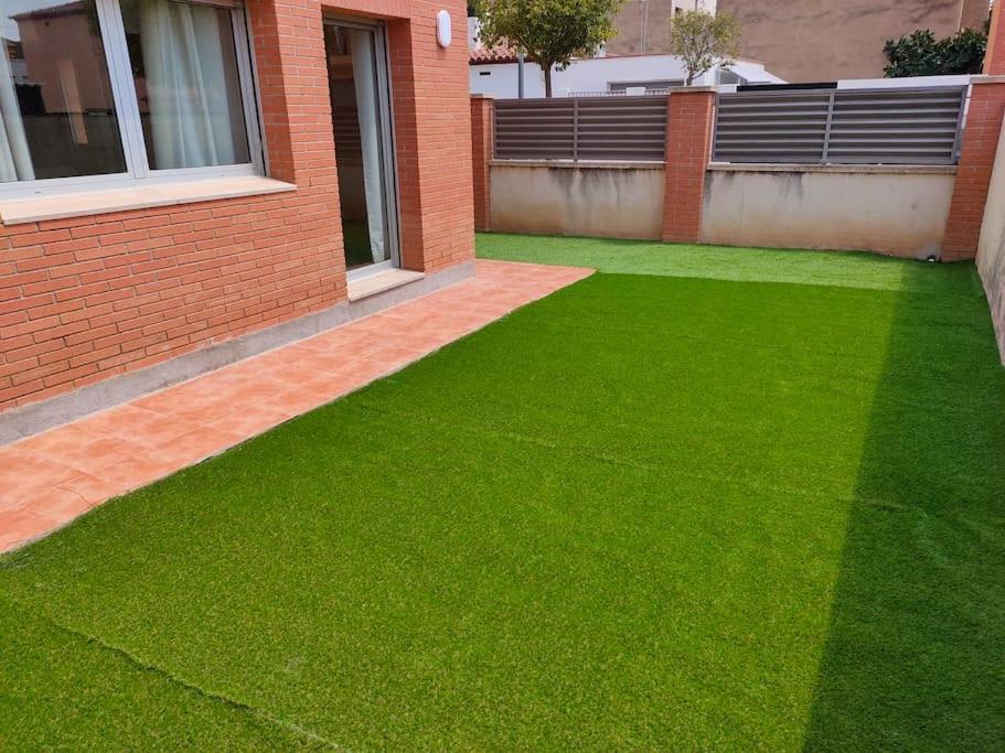 Chalet Amplio Con Jardin Y Zona Barbacoa. Reus Esterno foto