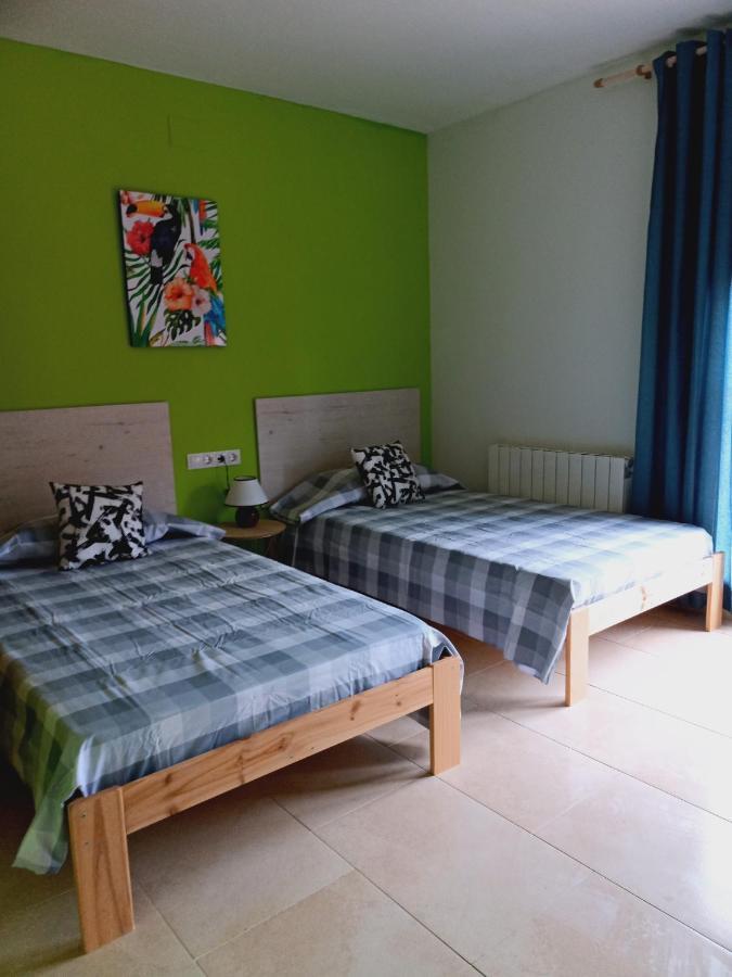 Chalet Amplio Con Jardin Y Zona Barbacoa. Reus Esterno foto