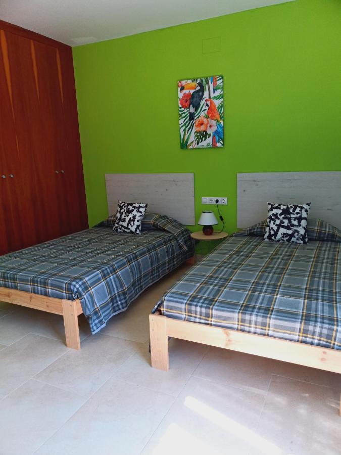Chalet Amplio Con Jardin Y Zona Barbacoa. Reus Esterno foto